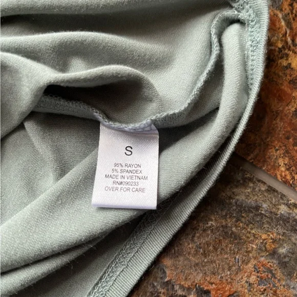 New PacSun long sleeve sage green mock neck tee shirt. Size small - Picture 5 of 9